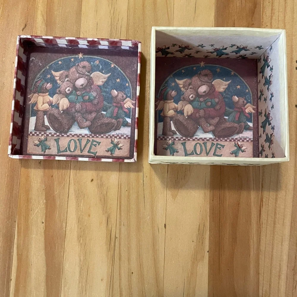NWT 10 tiny wooden clips with llama, alpaca, cactus design and in gift box